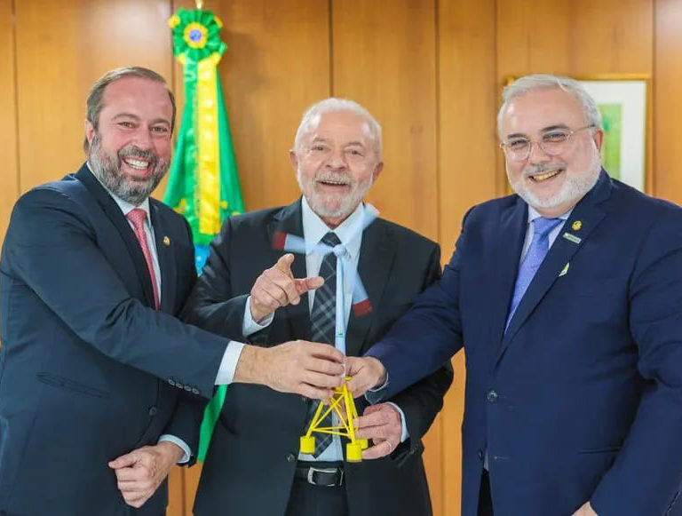 Prates e PT defendem nome ligado a Lula à frente de conselho da Petrobras