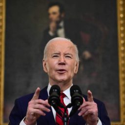 Presidente Joe Biden sanciona lei que proíbe TikTok nos Estados Unidos