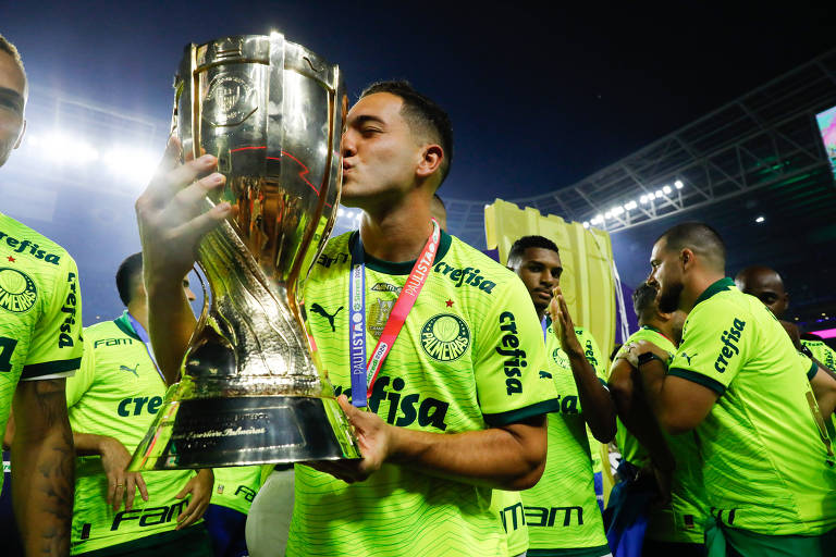 Record provoca streaming por atraso na transmissão do Paulistão