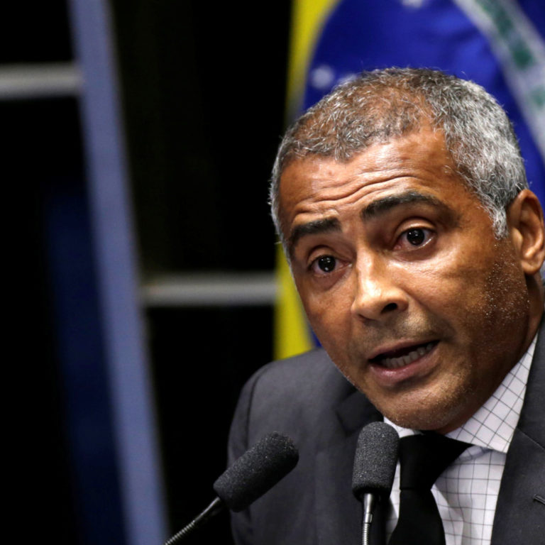 Senador Romário negocia patrocínio de bet enquanto relata CPI sobre apostas