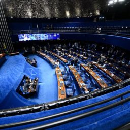 Senado adia votação de projeto que altera arcabouço e libera mais R$ 15 bi a Lula