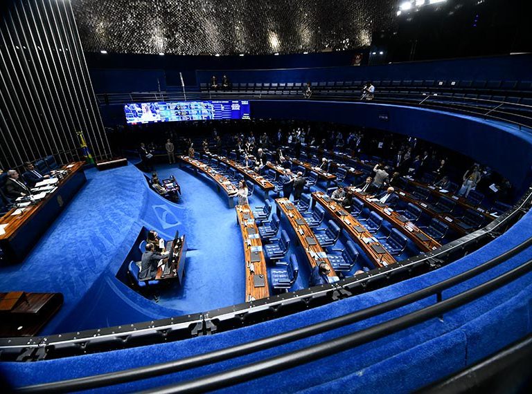 Senado adia votação de projeto que altera arcabouço e libera mais R$ 15 bi a Lula