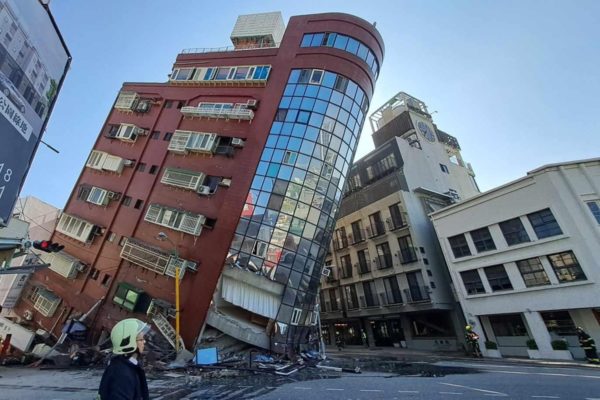 Terremoto mais forte em Taiwan em 25 anos deixa ao menos 9 mortos e 800 feridos