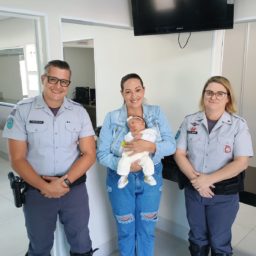 ‘Foi emocionante’, define PM que participou de salvamento de bebê