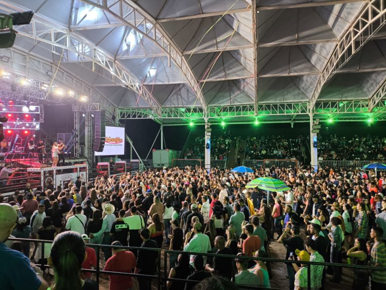 Vera Cruz Rodeio Festival reúne 20 mil pessoas e arrecada cinco toneladas de alimentos