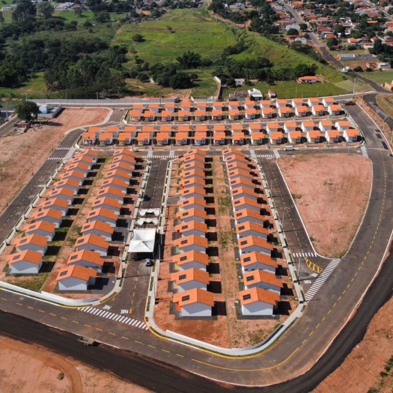 Quintana recebe R$ 21,5 milhões em investimentos com a entrega de 105 casas