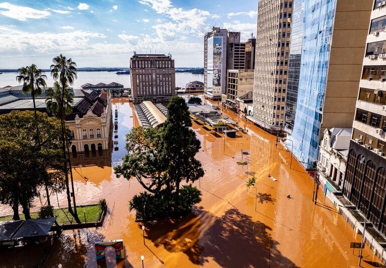 Com chuvas, nível do lago Guaíba sobe rapidamente desde a madrugada desta segunda