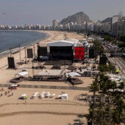 Show de Madonna será sob calor de 30°C na praia de Copacabana na noite de sábado