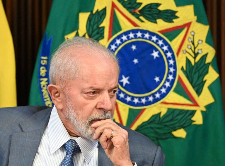 Aliados de Lula esperam reforma ministerial após eleições municipais