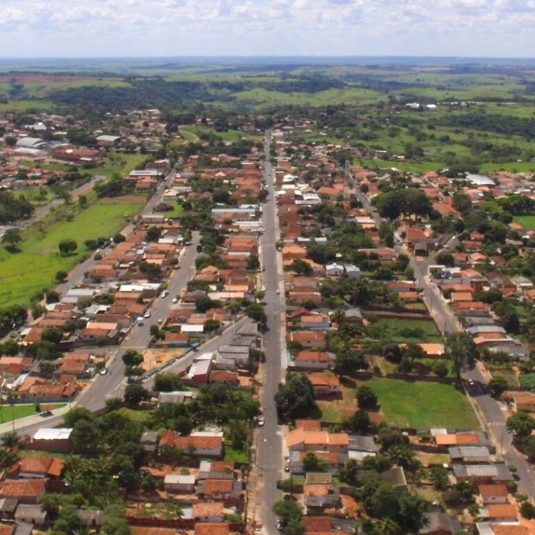 Quintana faz gabinete itinerante com ação que mobiliza secretários municipais