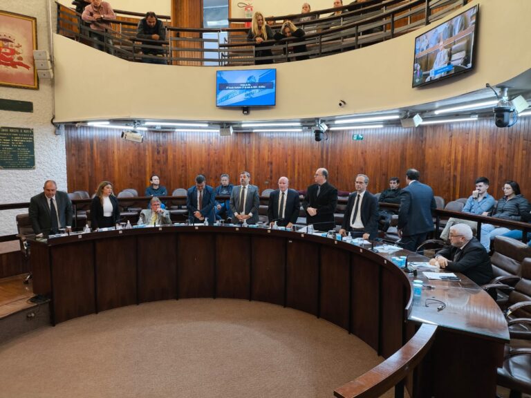 Câmara de Marília rejeita Comissão Processante contra o vereador Féfin