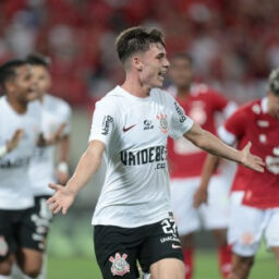 Breno Bidon repete jogada da base em 1º gol pelo Corinthians: ‘Ficha não caiu’