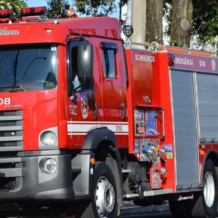 Incêndio destrói mais uma casa em Marília; polícia investiga as causas do fogo