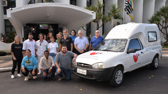 Em Tupã, ONG recebe veículo da Prefeitura para resgate de animais domésticos