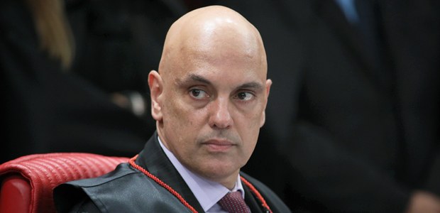 Deputada dos EUA exibe foto de Alexandre de  Moraes em sessão sobre censura no Brasil