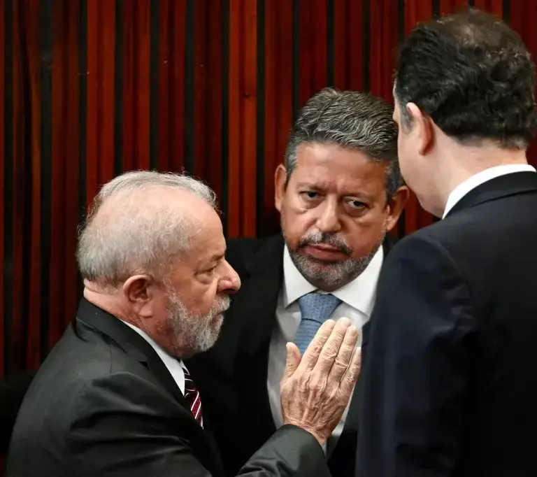 Sem Lira e Pacheco, Lula vai a RS com dez ministros, militares e chefe da PF