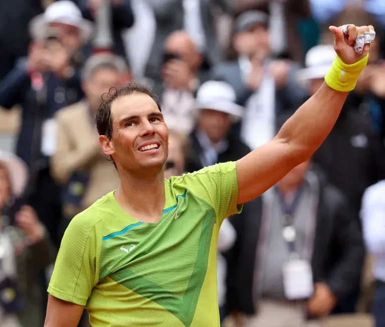 Nadal cai na estreia em Roland Garros e pondera seu futuro no tênis