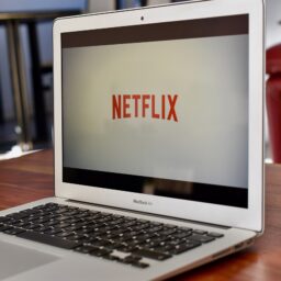 Netflix volta a aumentar o preço da assinatura no Brasil; saiba os valores