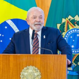 Lula anuncia pacote de medidas para o RS com R$ 15 bi de crédito para empresas