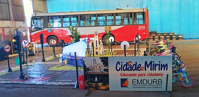 Emdurb faz abertura da Campanha Maio Amarelo e divulga ações educativas