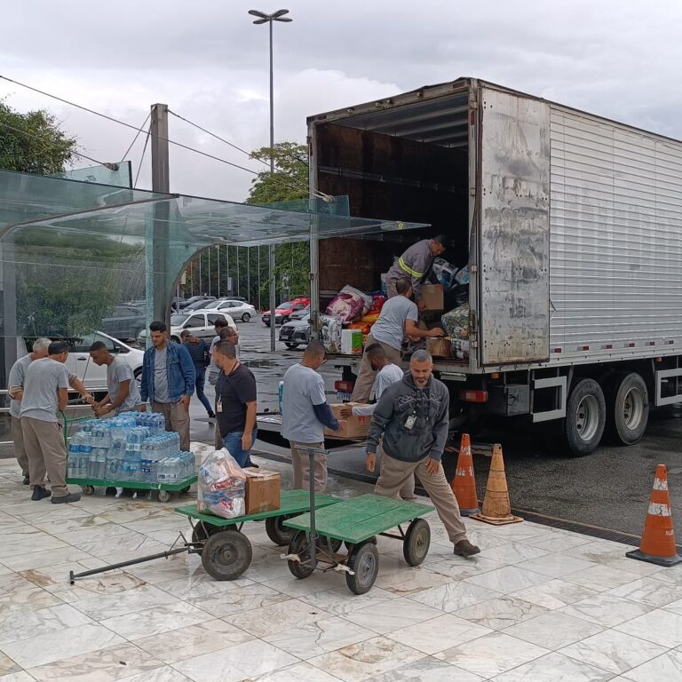 Doações de Marília para as vítimas das enchentes do sul chegam à sede da Alesp