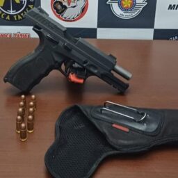 Reincidente por confusão com armas de fogo é flagrado com pistola ilegal e alega ser CAC