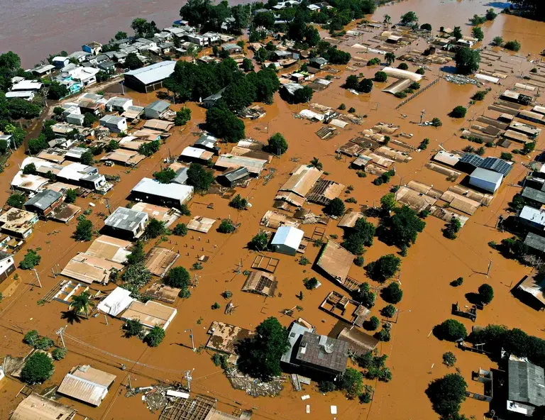 Porto Alegre e Canoas revivem o caos após nova cheia do lago Guaíba