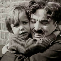 Sala de Projeção exibe o filme ‘O Garoto’ de Charles Chaplin nesta quinta-feira