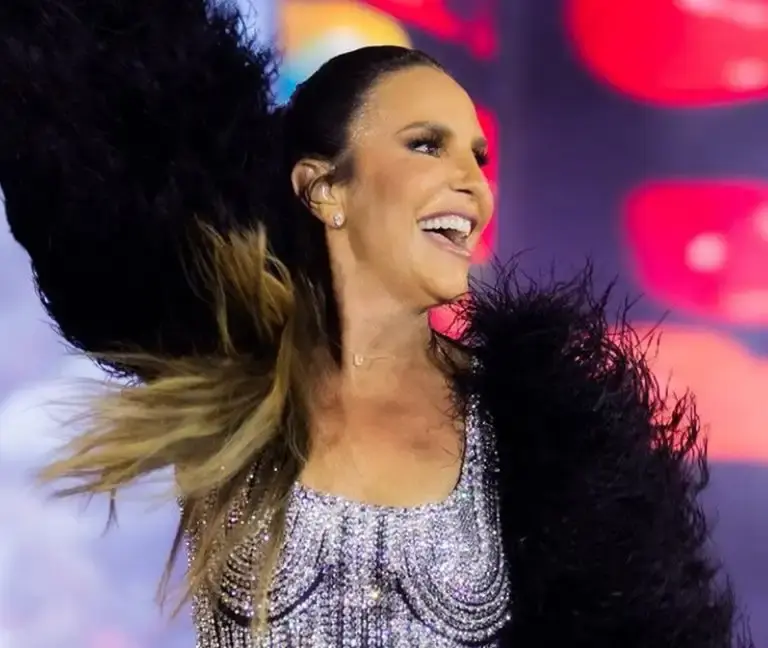 Ivete Sangalo cancela turnê que celebra 30 anos de carreira e alega falhas na organização