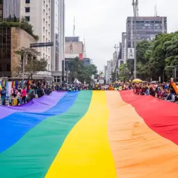 Parada LGBT+ de São Paulo aposta em discurso político para sua 28ª edição