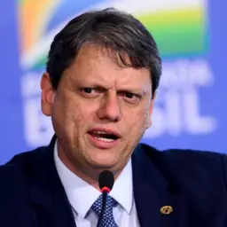 Tarcísio de Freitas nega mudança para o Partido Liberal ‘neste momento’