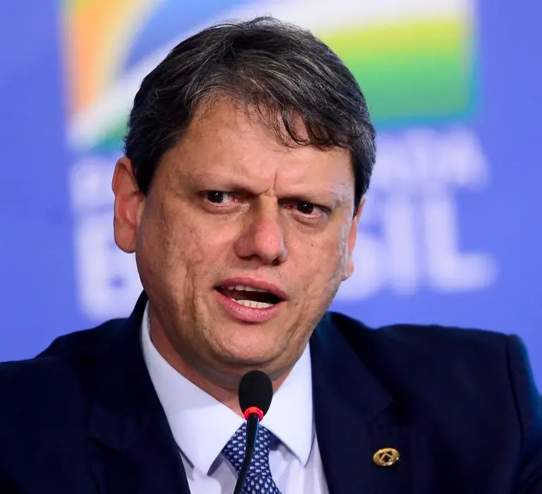 Tarcísio de Freitas nega mudança para o Partido Liberal ‘neste momento’