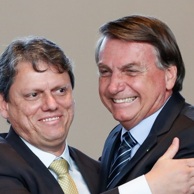 Bolsonaro afaga Tarcísio em meio a desgaste com entorno bolsonarista