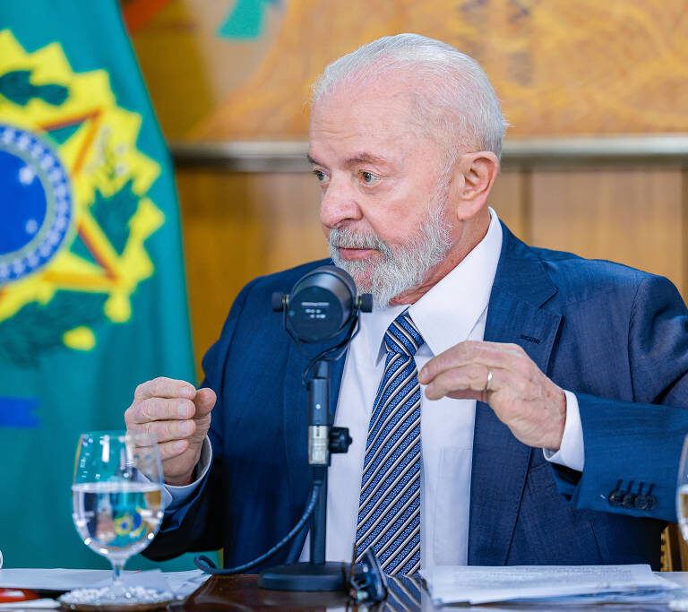 Lula diz ter pouca relação com Tarcísio e que não irá julgá-lo sobre bolsonarismo