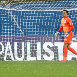 Quem joga? Corinthians perde Carlos Miguel e tenta segurar substituto