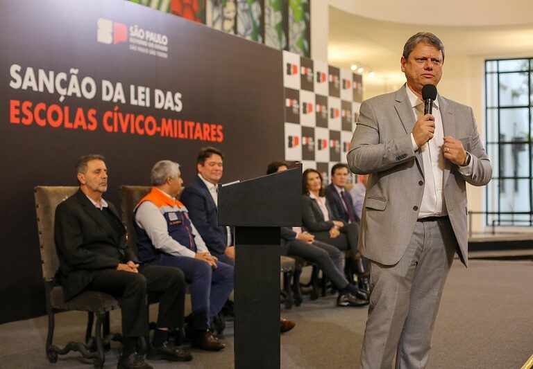 Psol aciona STF contra lei das escolas cívico-militares de Tarcísio em São Paulo