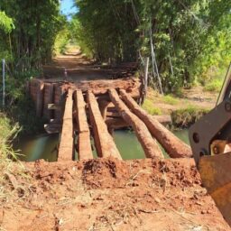 Ponte do córrego da Jacutinga é interditada e recebe melhorias; motoristas têm alternativas