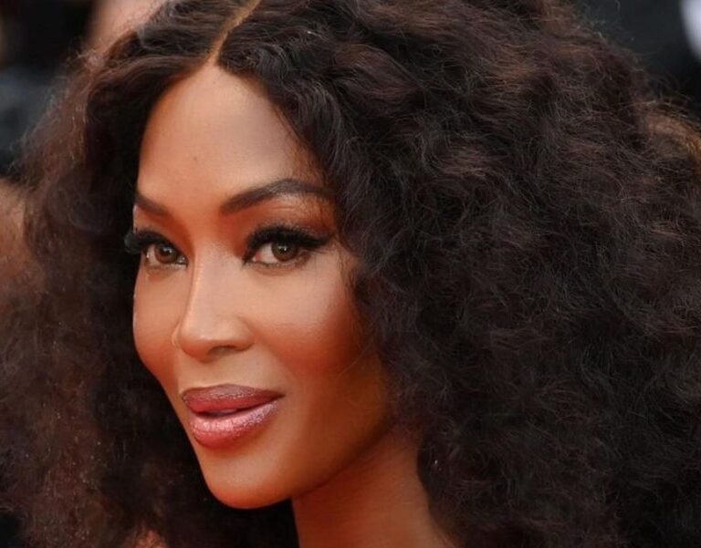 Naomi Campbell confessa que filhos foram gerados por barriga de aluguel