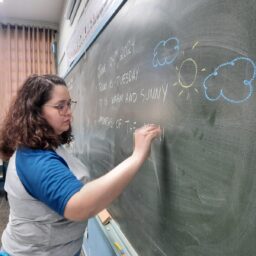 Professora de Marília ganha intercâmbio de estudos nos EUA