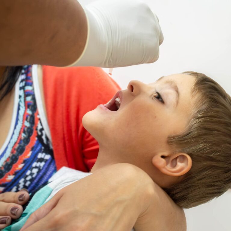 Vacinação contra a pólio chega a 23% do público-alvo e segue longe de meta