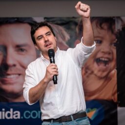 Vinicius aposta em maturidade política e ouvir população para ser eleito