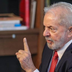 Lula reúne equipe e testa nova estratégia na articulação política após duras derrotas