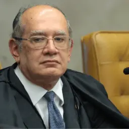 Gilmar pede vista e suspende julgamento que pode levar Collor à prisão