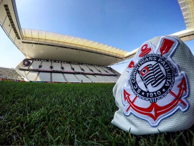 Corinthians define alvos e busca dinheiro até julho para reforçar time