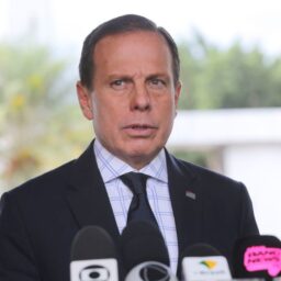 Doria, rival de Bolsonaro, participa de jantar a convite de Tarcísio