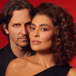 Juliana Paes e Vladimir Brichta abraçam melodrama em ‘novela’ da Netflix