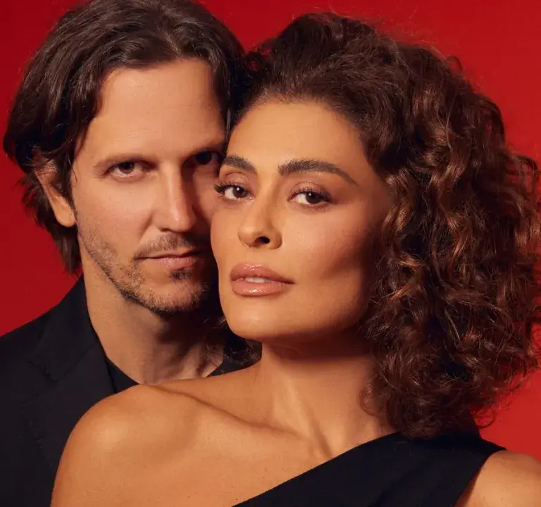 Juliana Paes e Vladimir Brichta abraçam melodrama em ‘novela’ da Netflix