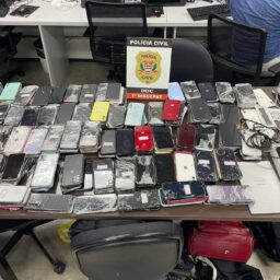 Polícia de SP devolve menos da metade dos celulares recuperados após roubo