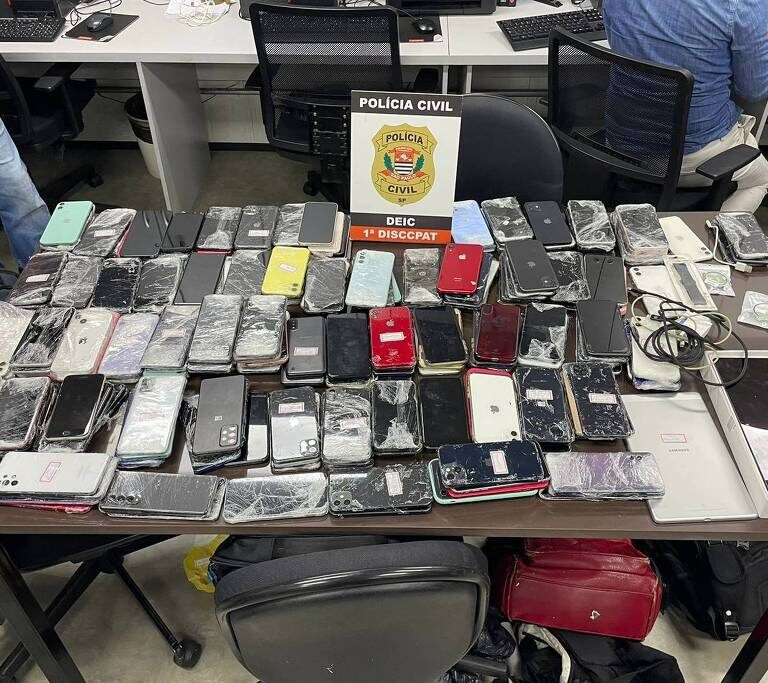 Polícia de SP devolve menos da metade dos celulares recuperados após roubo