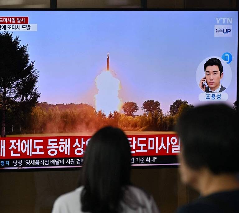 Coreia do Norte lança dois mísseis balísticos e um deles cai, segundo Seul